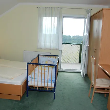 Gaestehaus Groeblacher 3*