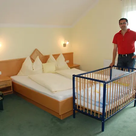 Gaestehaus Groeblacher Guest house