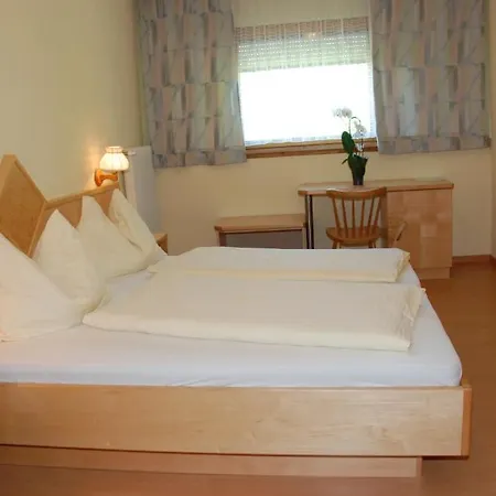 Gaestehaus Groeblacher Kostenberg