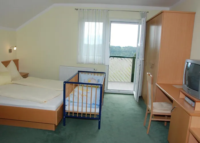 Gaestehaus Groeblacher 3*